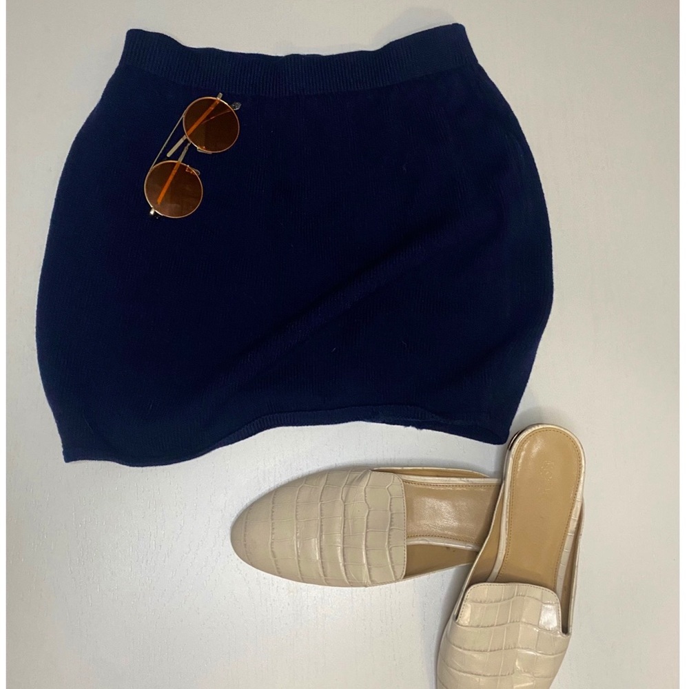 St. John , basics vintage, Navy blue fabric pull on mini skirt